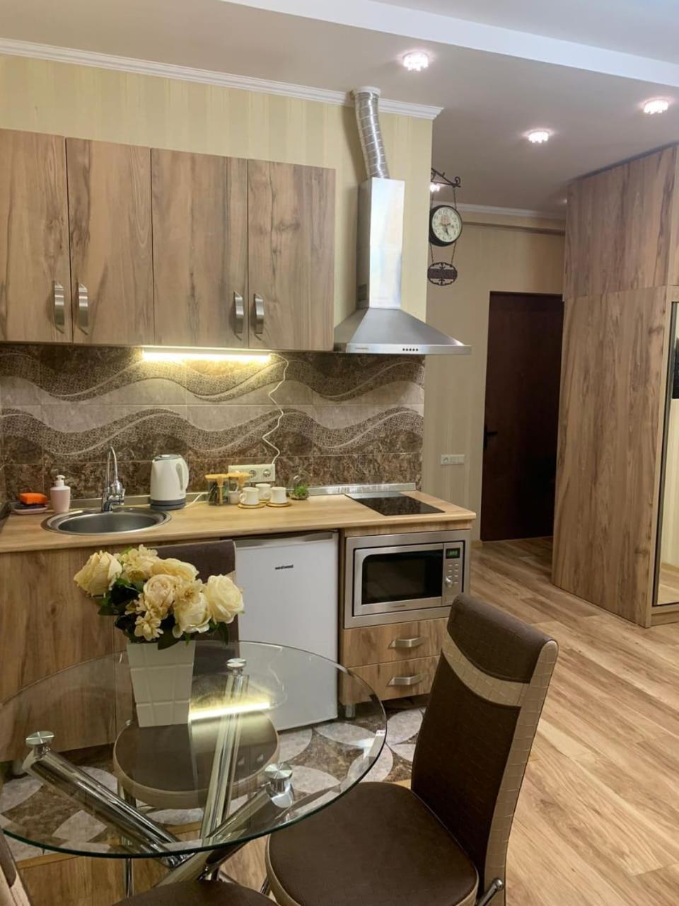 Apartment On L.Meskhishvili Turn Tbilisi Ngoại thất bức ảnh