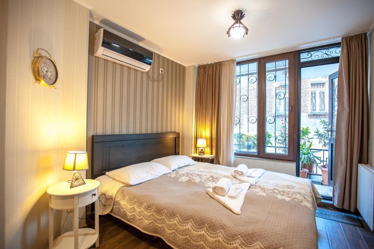 Apartment On L.Meskhishvili Turn Tbilisi Ngoại thất bức ảnh