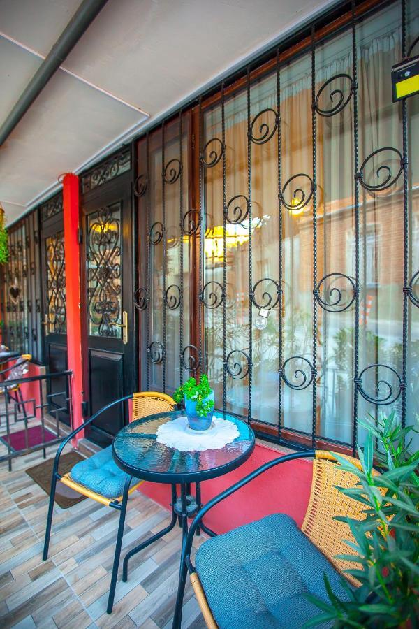 Apartment On L.Meskhishvili Turn Tbilisi Ngoại thất bức ảnh